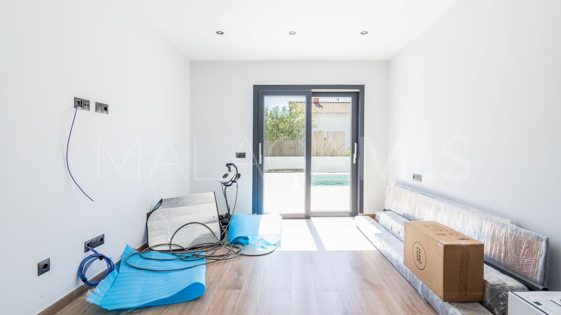 Villa for sale in Estepona