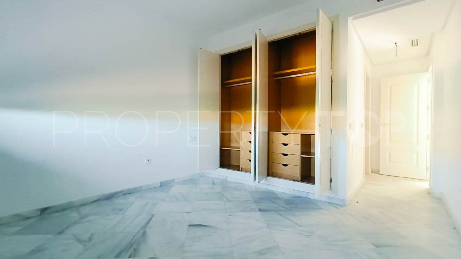 For sale La Duquesa penthouse with 2 bedrooms