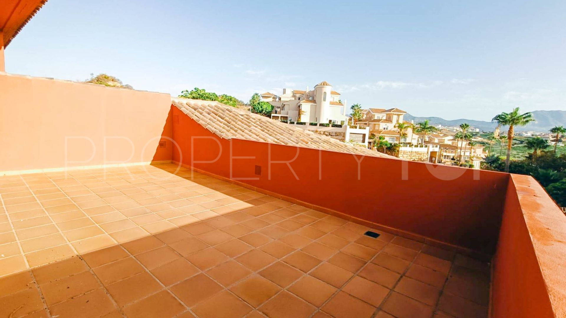 For sale La Duquesa penthouse with 2 bedrooms