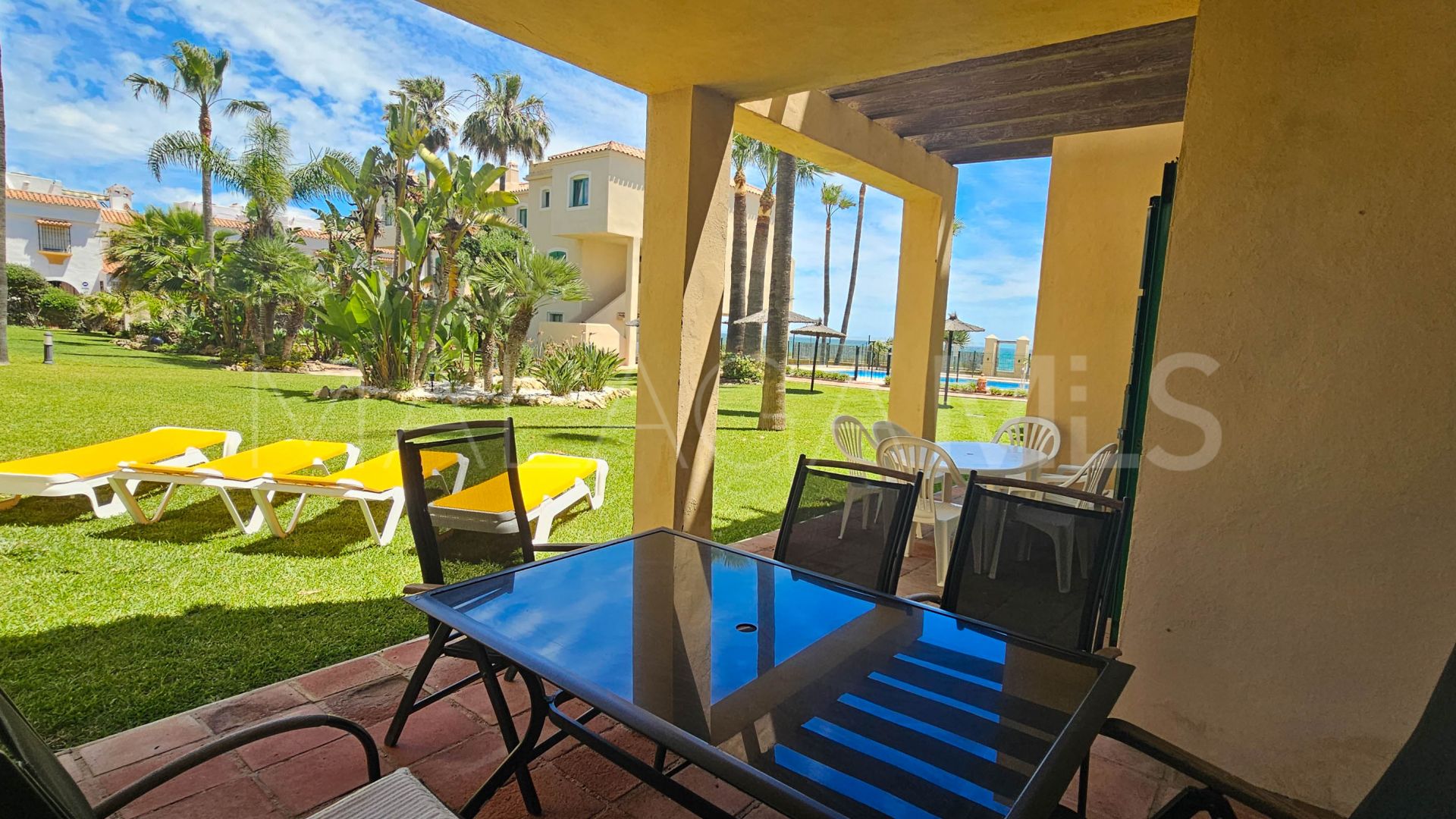 Se vende duplex planta baja with 3 bedrooms in Bahia de Casares