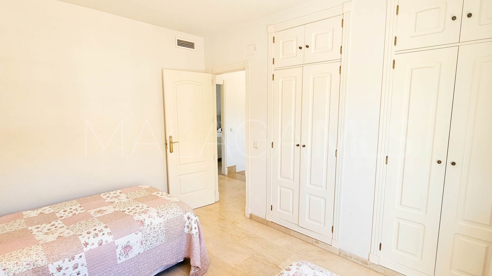 Se vende duplex planta baja with 3 bedrooms in Bahia de Casares