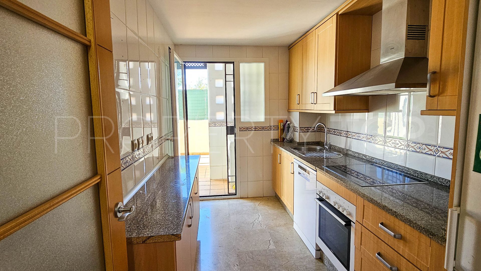 2 bedrooms ground floor apartment in Sabinillas for sale