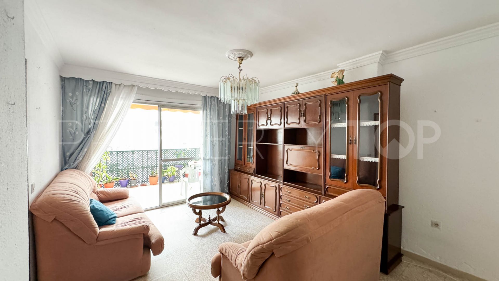 For sale 3 bedrooms apartment in Estepona
