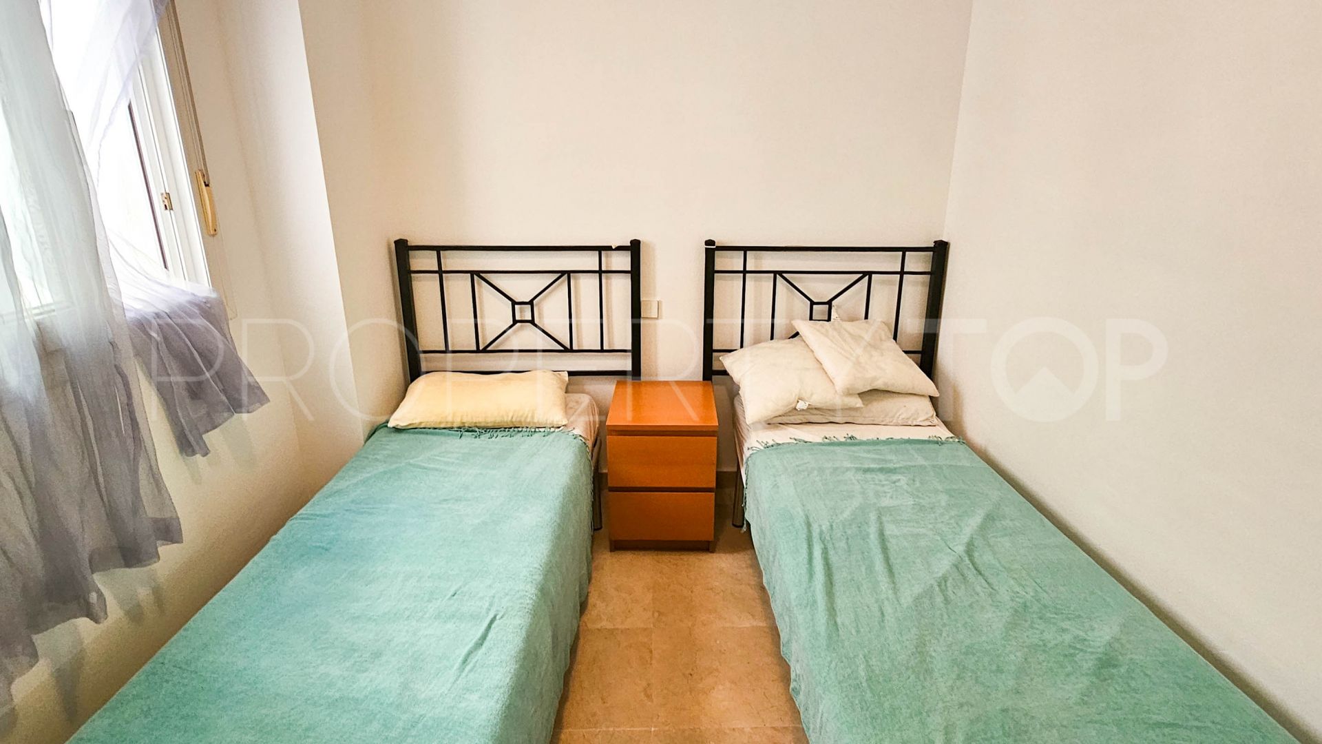 Sabinillas, apartamento de 2 dormitorios en venta