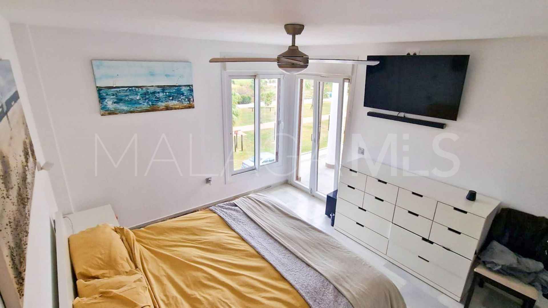 Buy villa in Puerto La Duquesa de 3 bedrooms