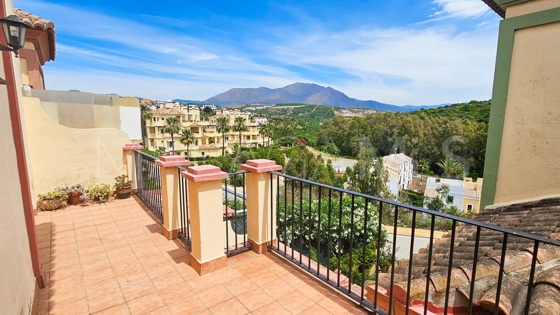 Duplex penthouse for sale in Bahia de Casares