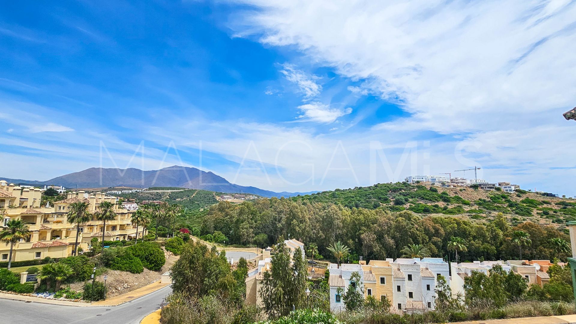 Duplex penthouse for sale in Bahia de Casares