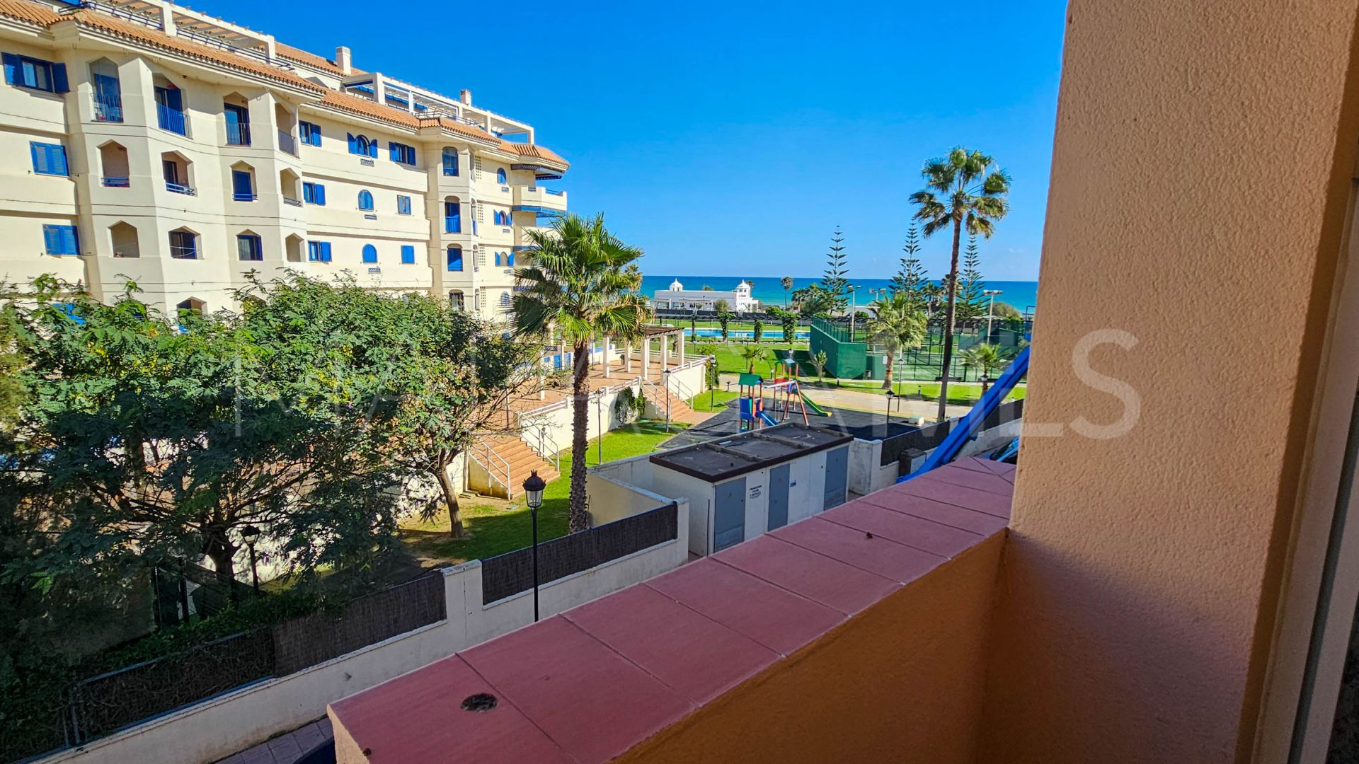 For sale apartment with 3 bedrooms in Sabinillas