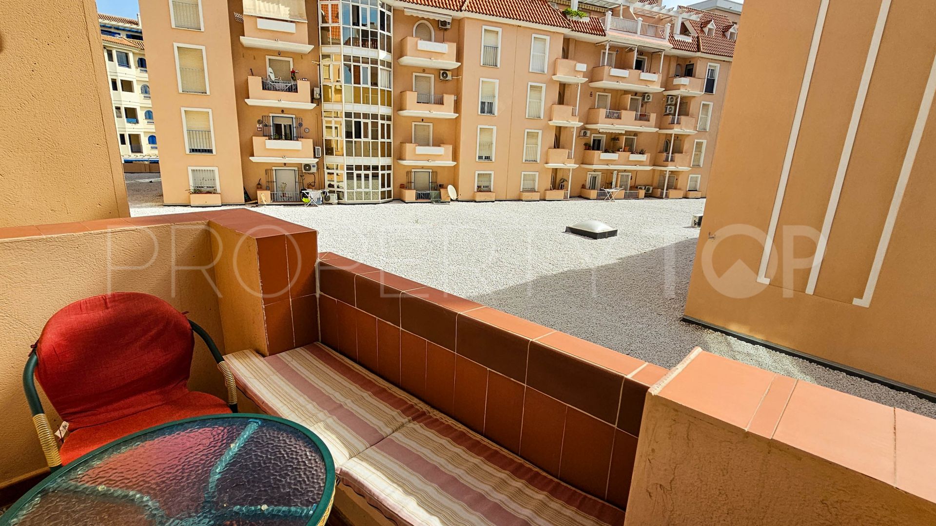 Comprar apartamento con 2 dormitorios en Sabinillas