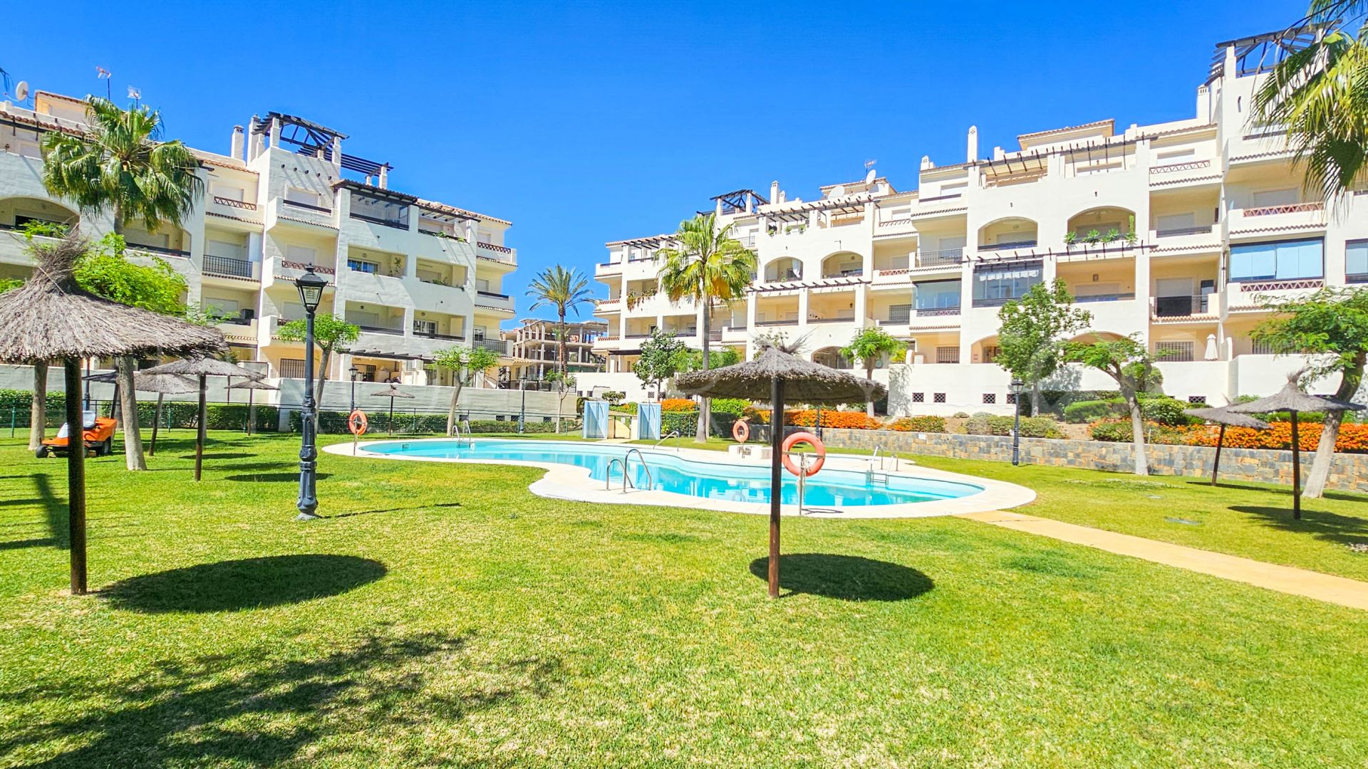 Buy 2 bedrooms apartment in Sabinillas