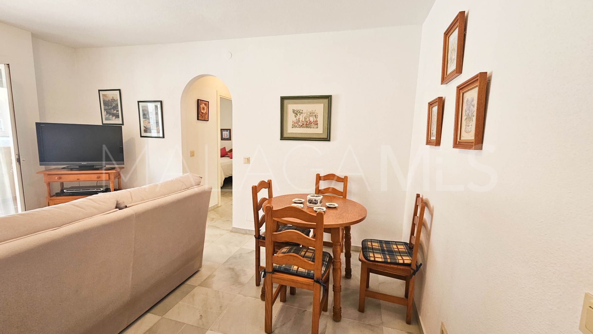 For sale apartment in Sabinillas