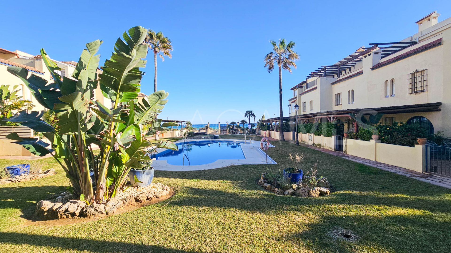 Casares Playa, pareado for sale with 4 bedrooms