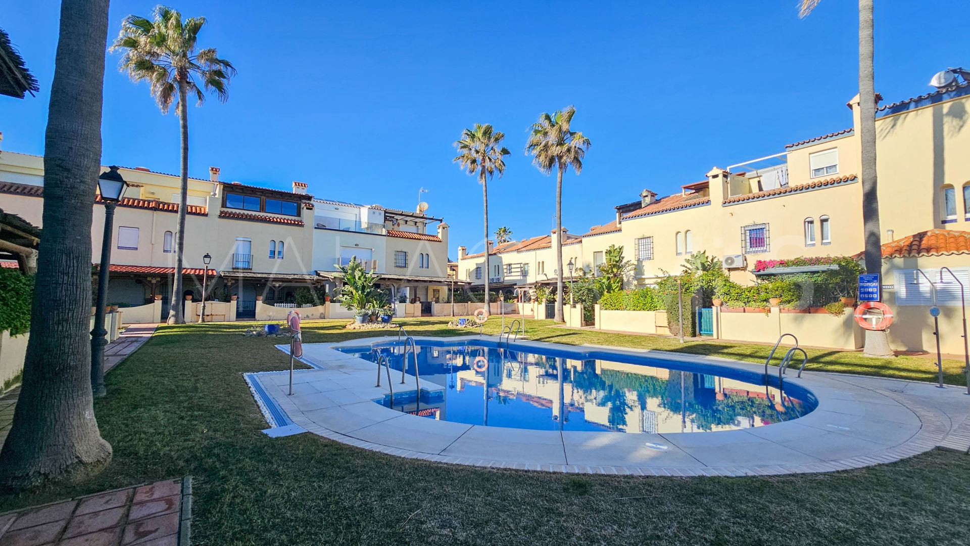 Casares Playa, pareado for sale with 4 bedrooms