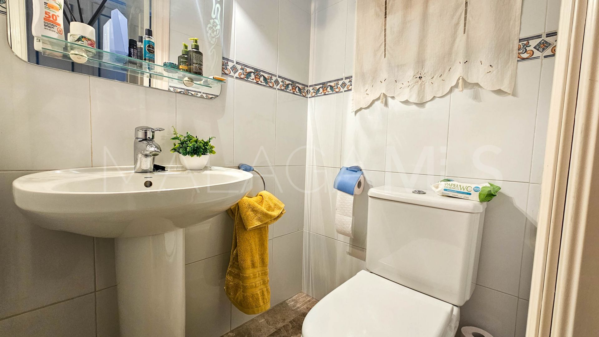 Casares Playa, pareado for sale with 4 bedrooms