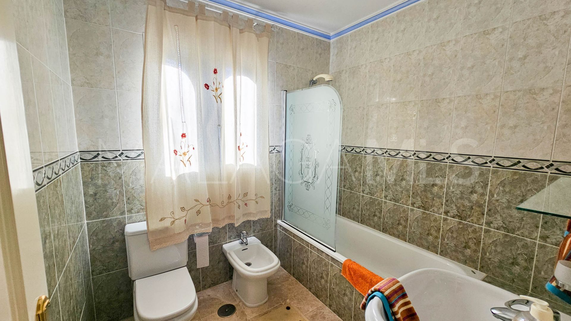 Casares Playa, pareado for sale with 4 bedrooms