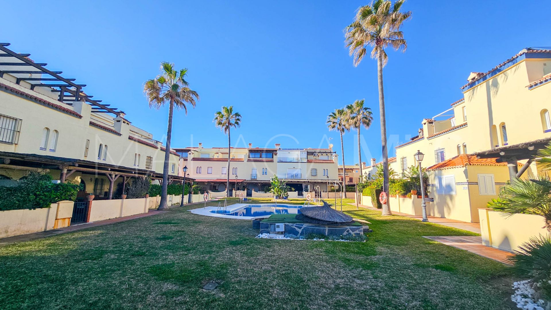 Casares Playa, pareado for sale with 4 bedrooms