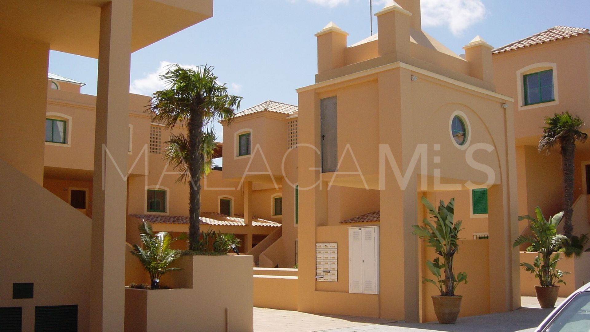 Adosado for sale with 3 bedrooms in Casares Playa