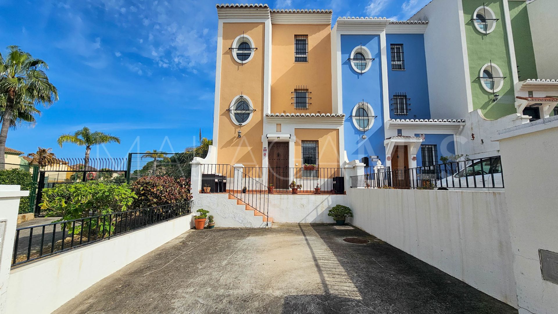 Doppelhaushälfte for sale in Casares Playa