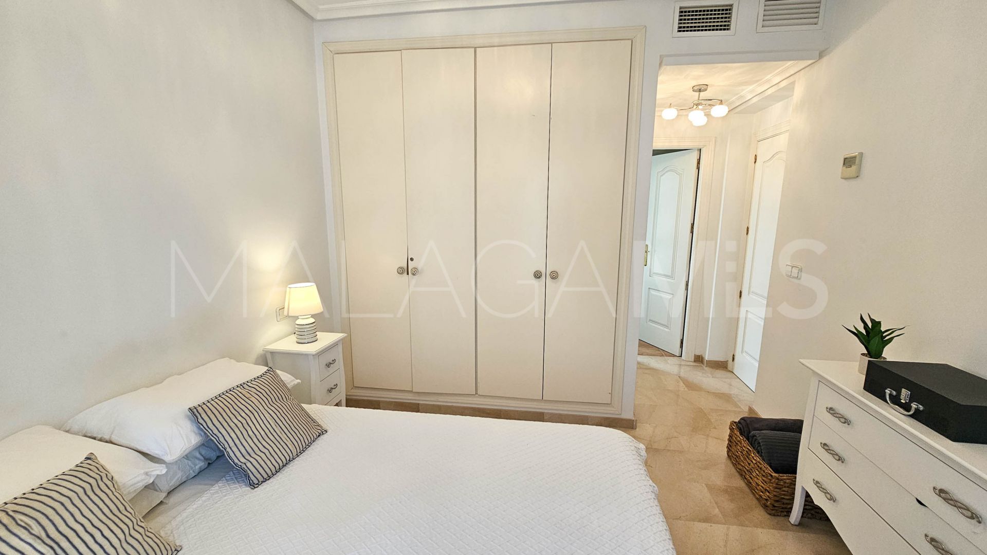 Doppelhaushälfte for sale in Casares Playa