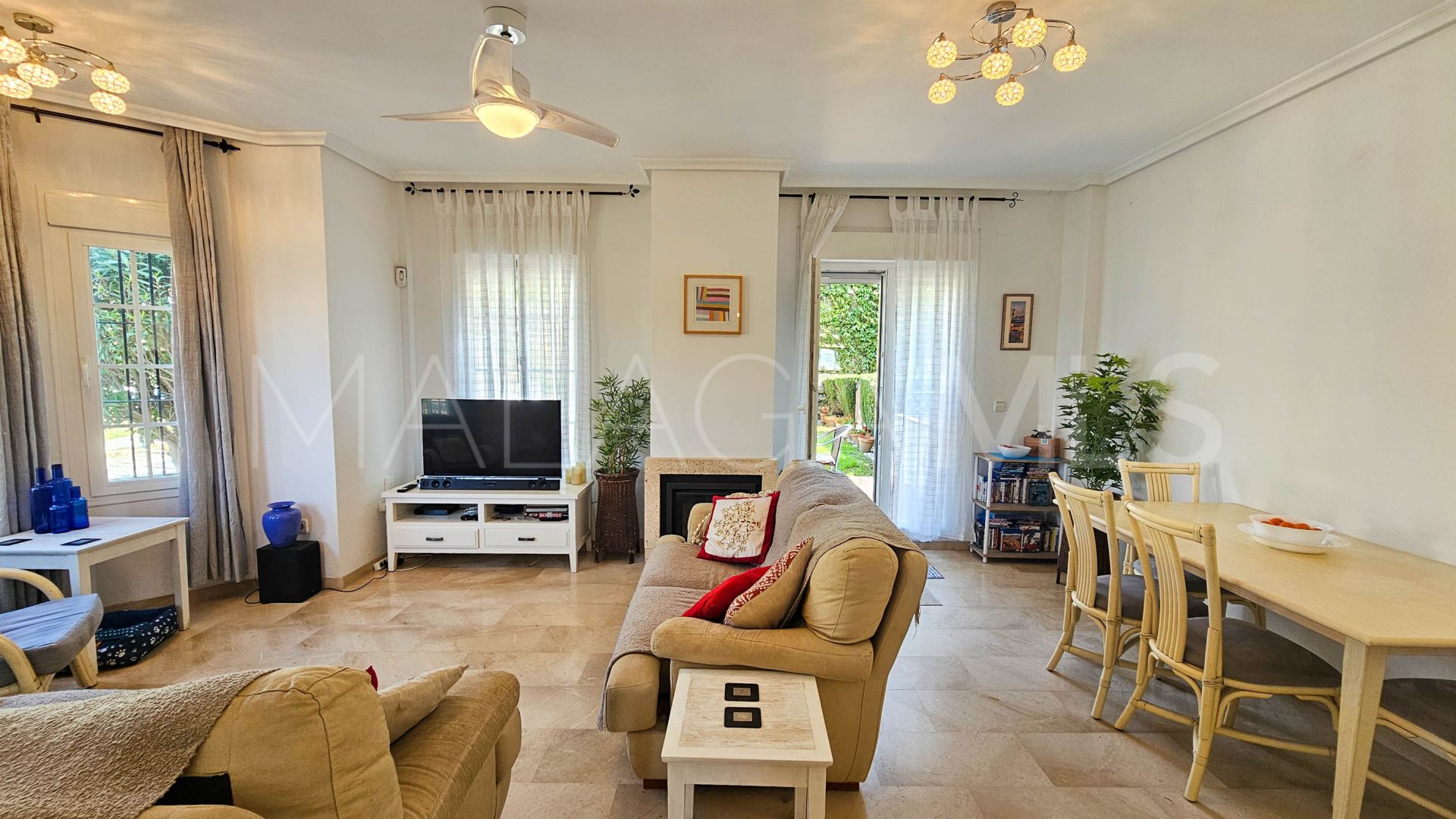 Doppelhaushälfte for sale in Casares Playa