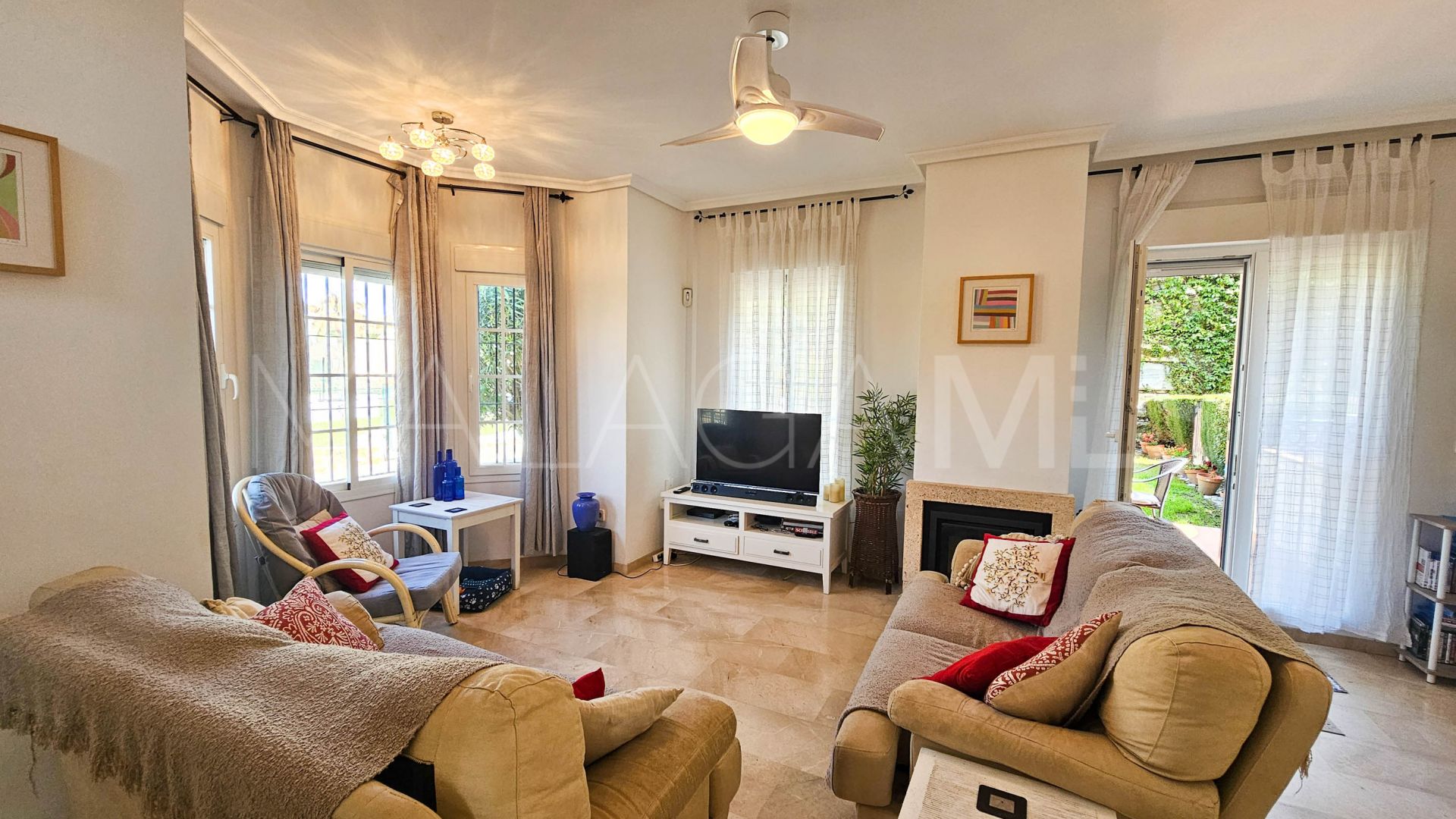 Doppelhaushälfte for sale in Casares Playa