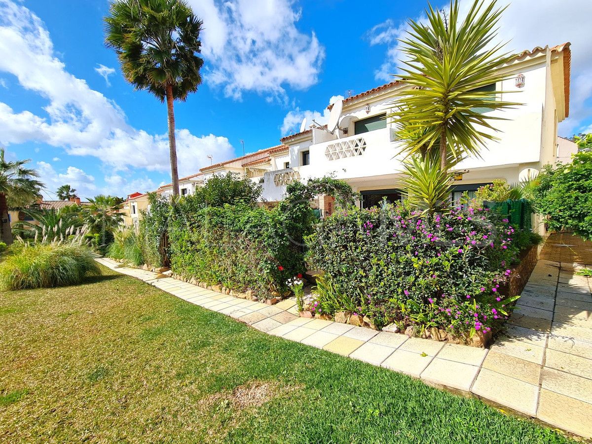 Maison de ville for sale in La Duquesa Golf