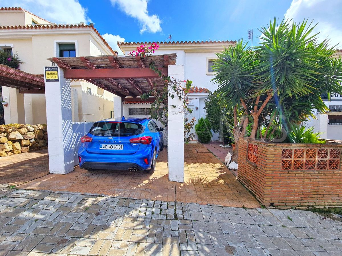 Maison de ville for sale in La Duquesa Golf