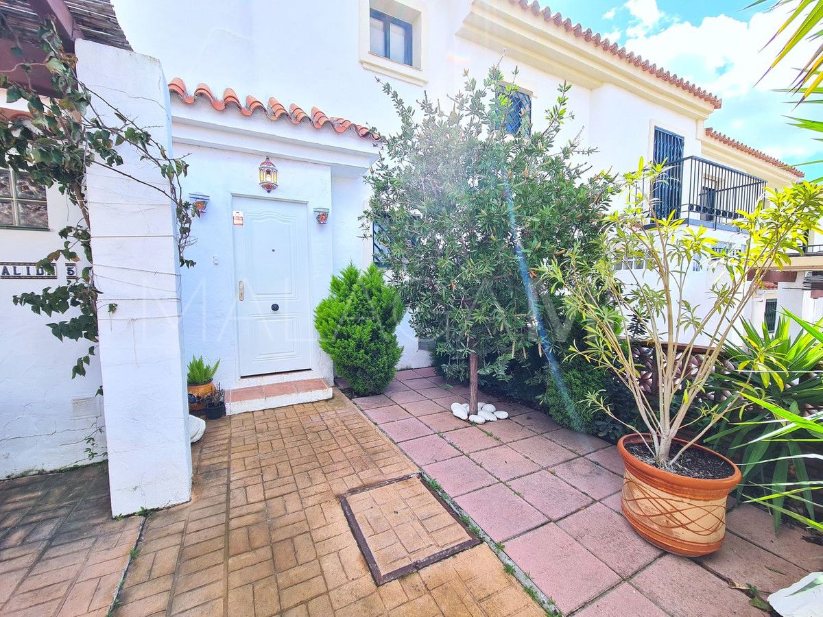 Maison de ville for sale in La Duquesa Golf