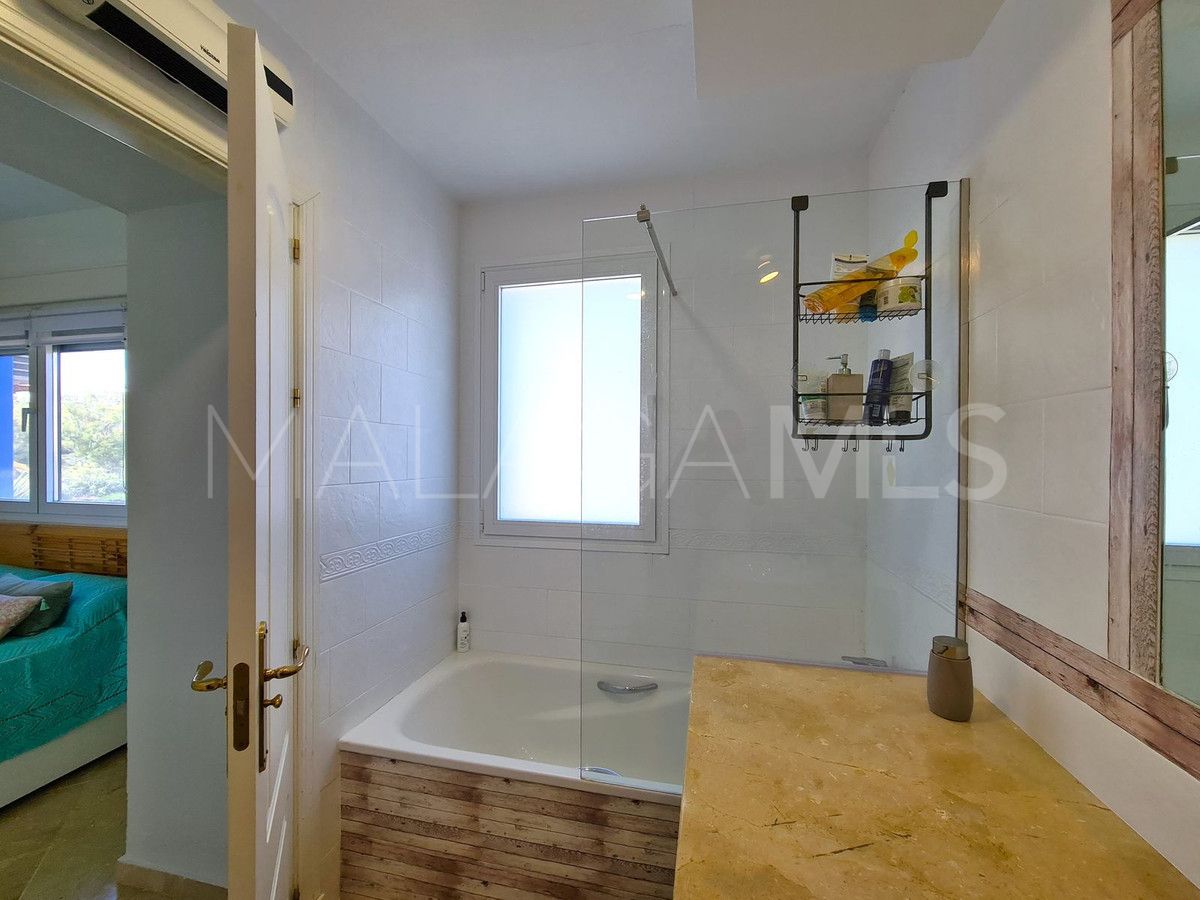 Maison jumelée for sale in La Duquesa Golf
