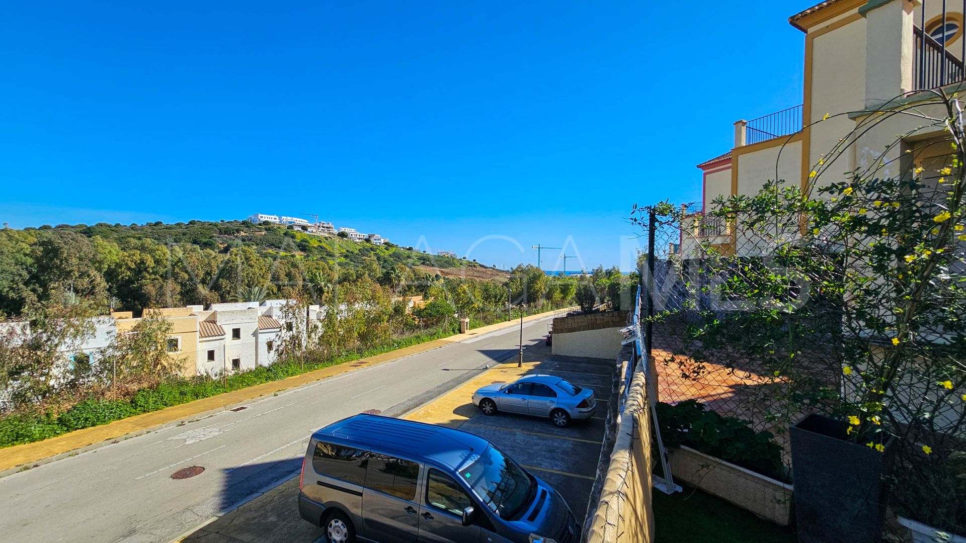 Markplanslägenhet for sale in Bahia de Casares