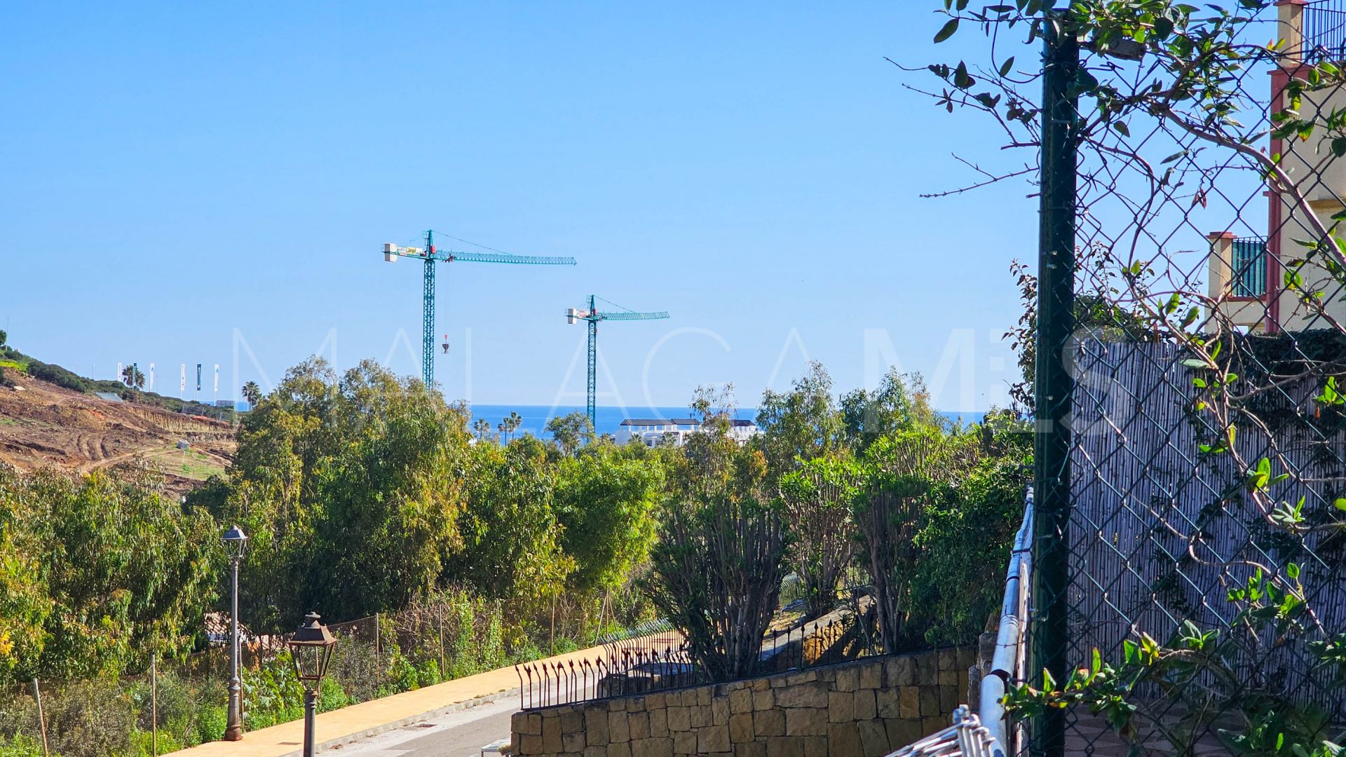 Markplanslägenhet for sale in Bahia de Casares