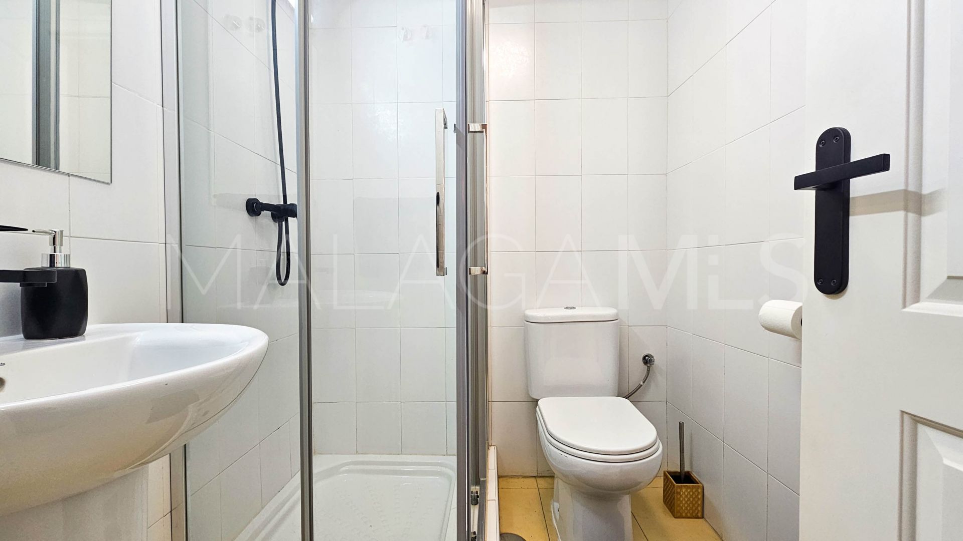 For sale ground floor apartment with 2 bedrooms in La Duquesa