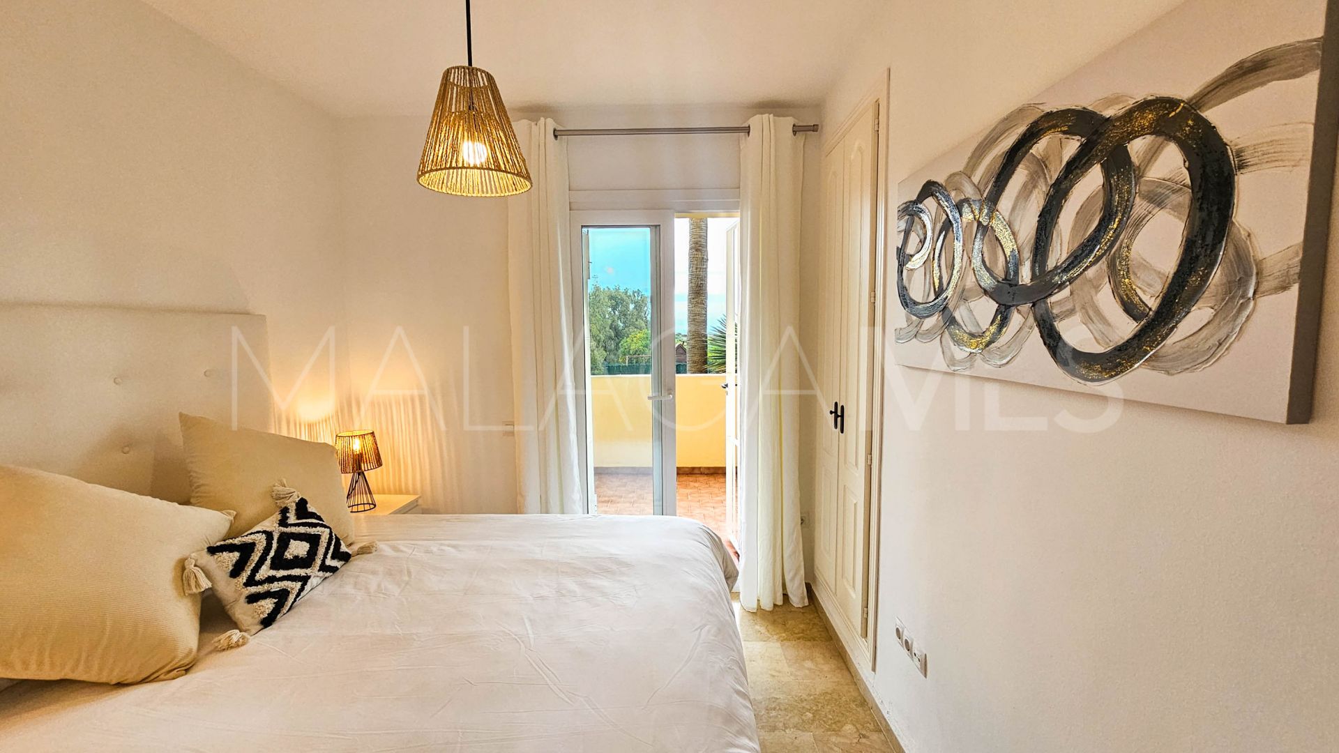 For sale ground floor apartment with 2 bedrooms in La Duquesa