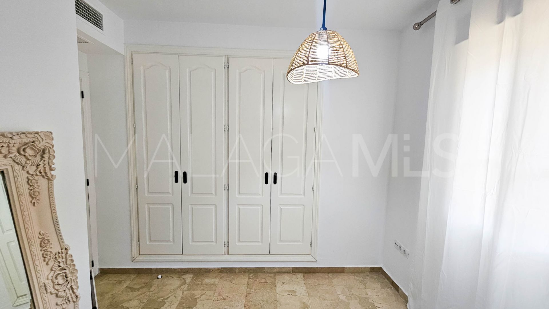 For sale ground floor apartment with 2 bedrooms in La Duquesa
