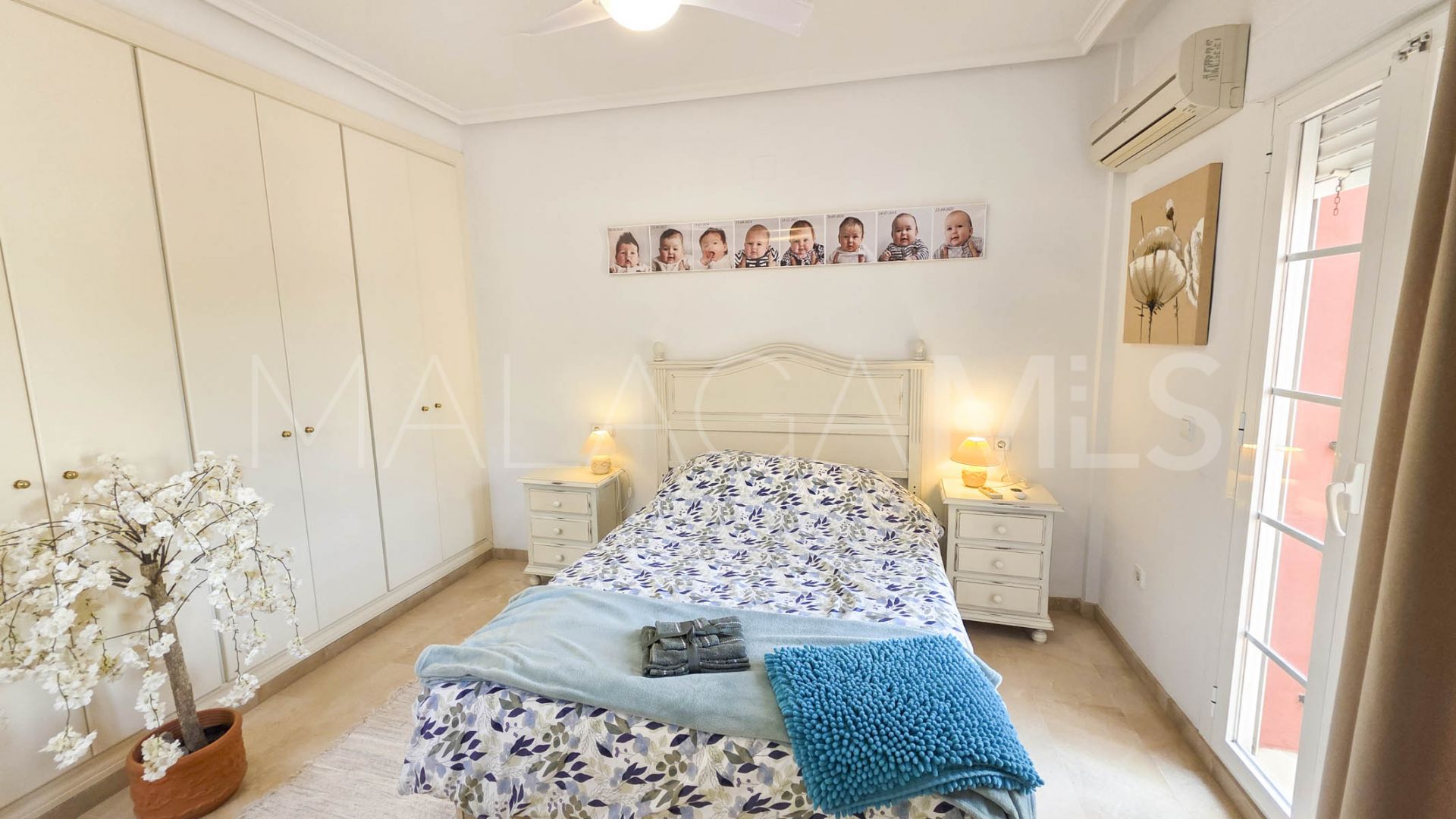 Duplex penthouse with 3 bedrooms for sale in Casares Playa