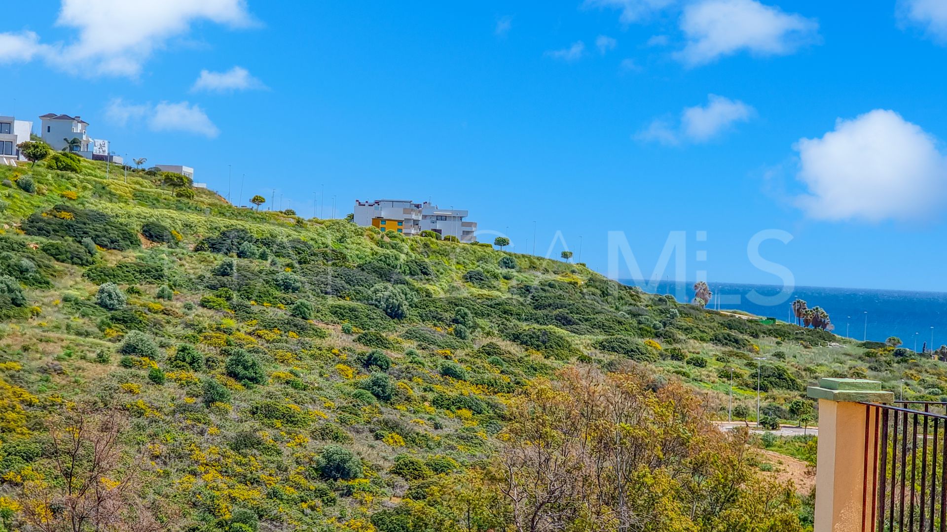 Duplex penthouse with 3 bedrooms for sale in Casares Playa
