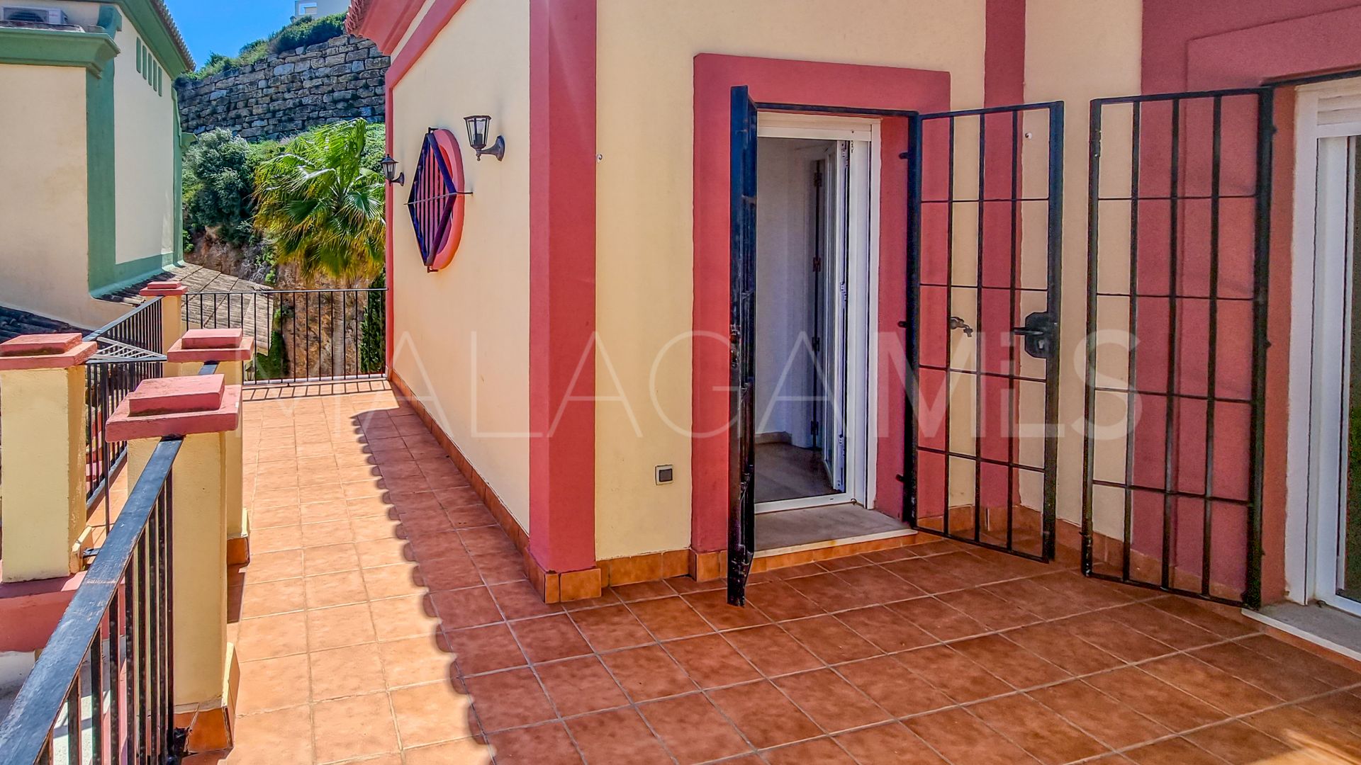Duplex penthouse with 3 bedrooms for sale in Casares Playa
