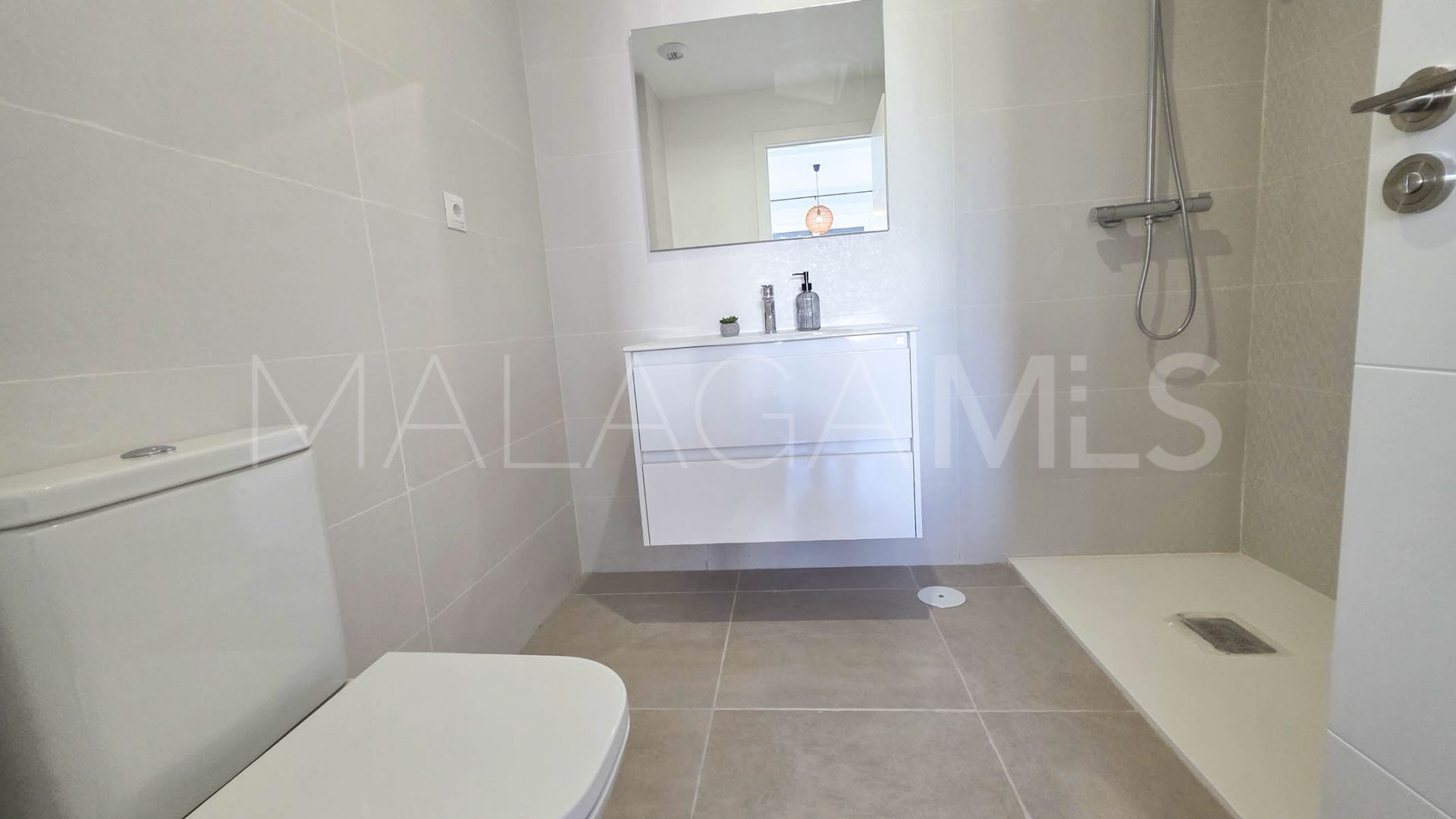 Erdgeschosswohnung for sale in Estepona