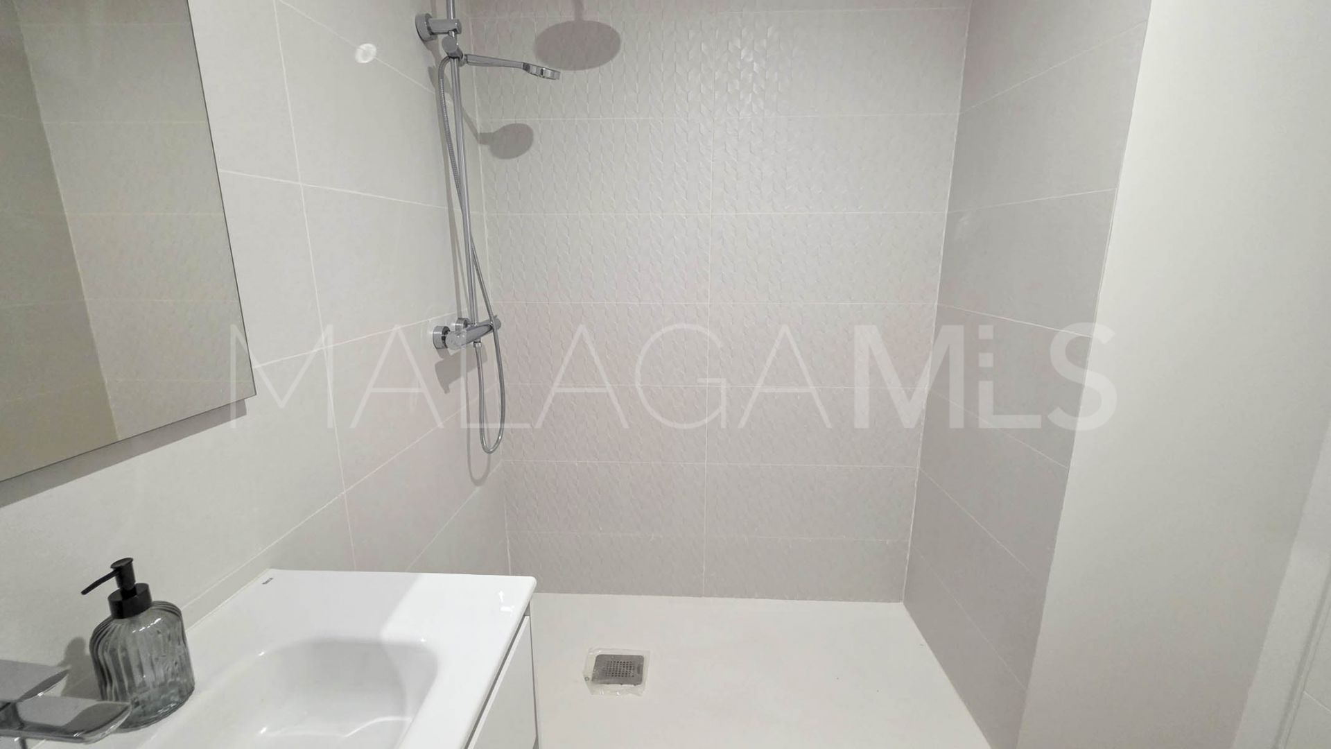Erdgeschosswohnung for sale in Estepona