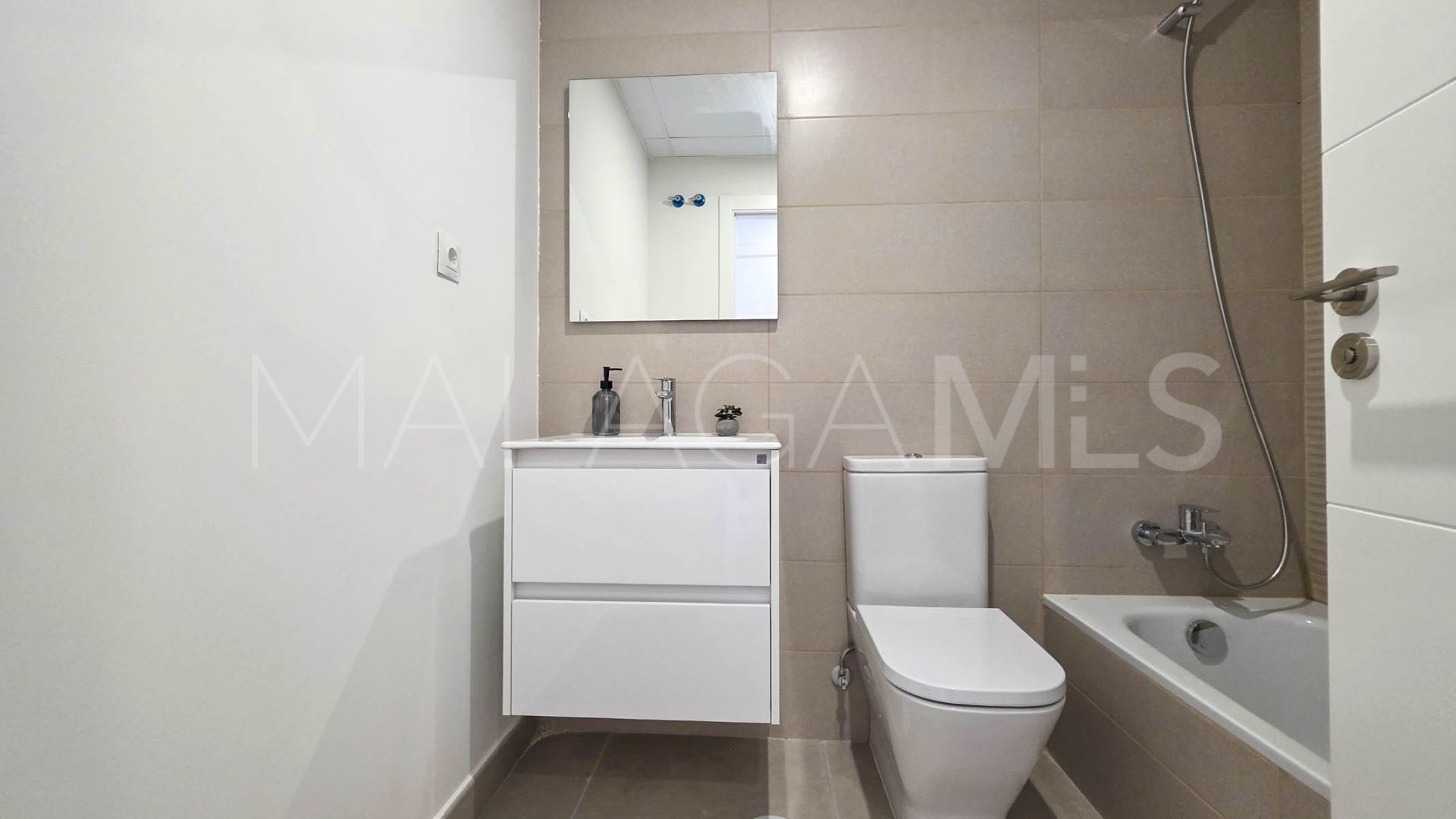 Erdgeschosswohnung for sale in Estepona
