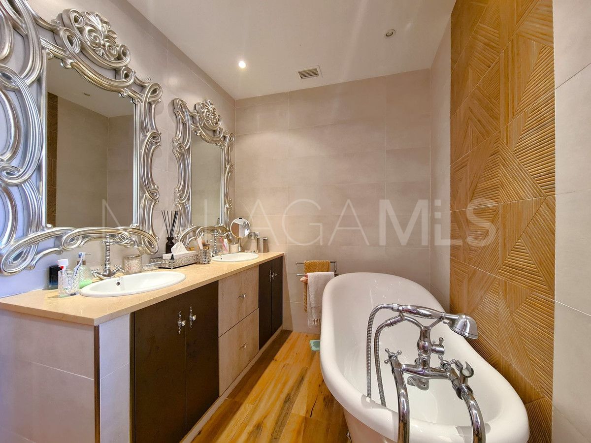 Buy casa with 3 bedrooms in La Duquesa Golf