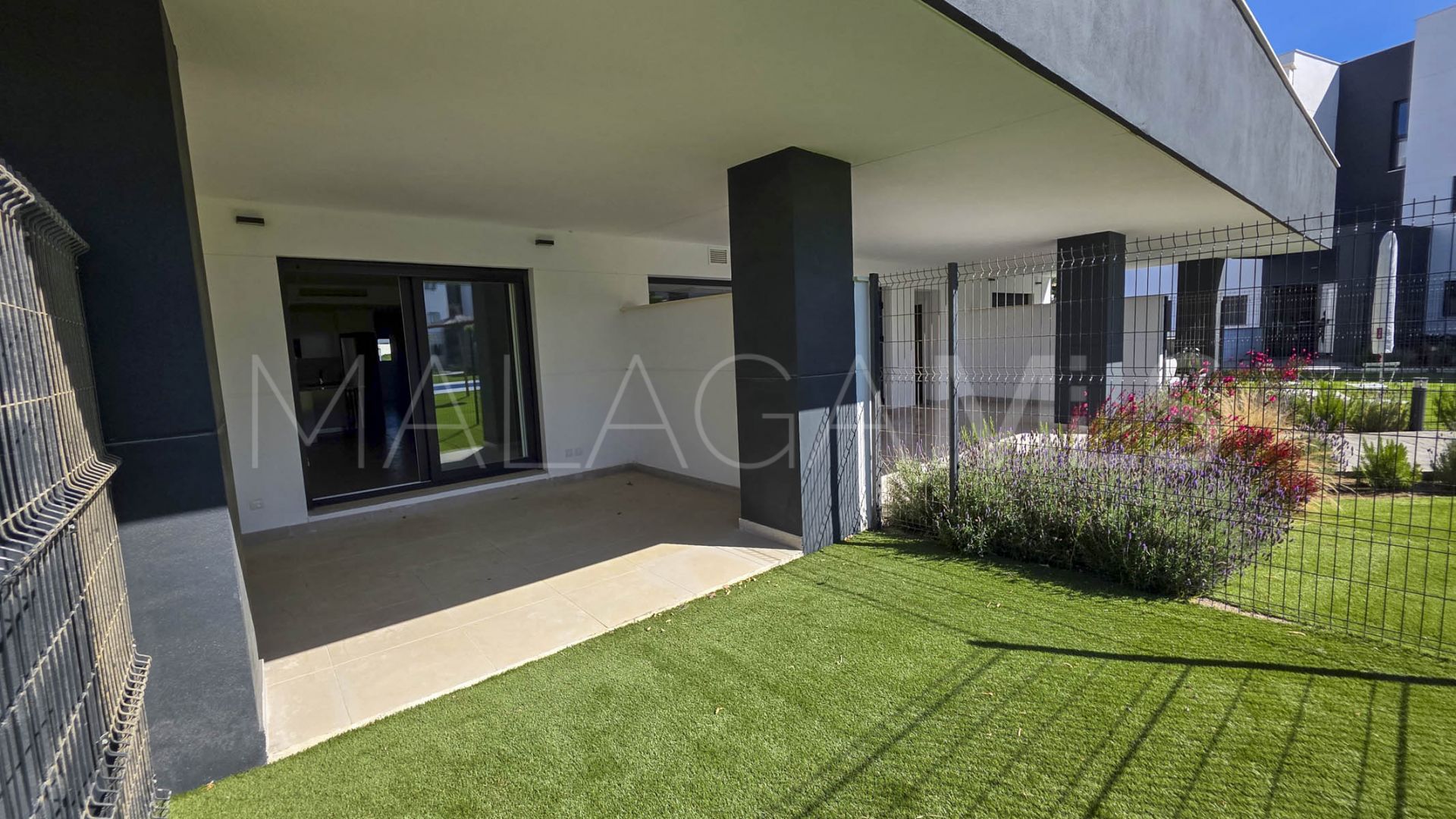 Erdgeschosswohnung for sale in Estepona