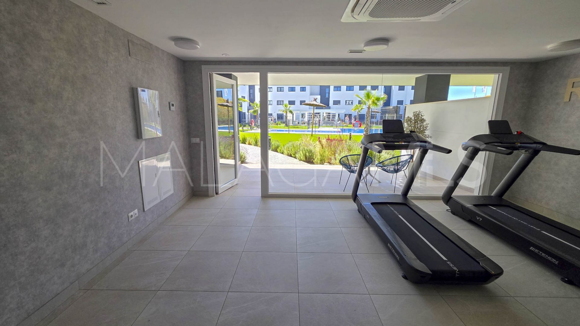 Erdgeschosswohnung for sale in Estepona