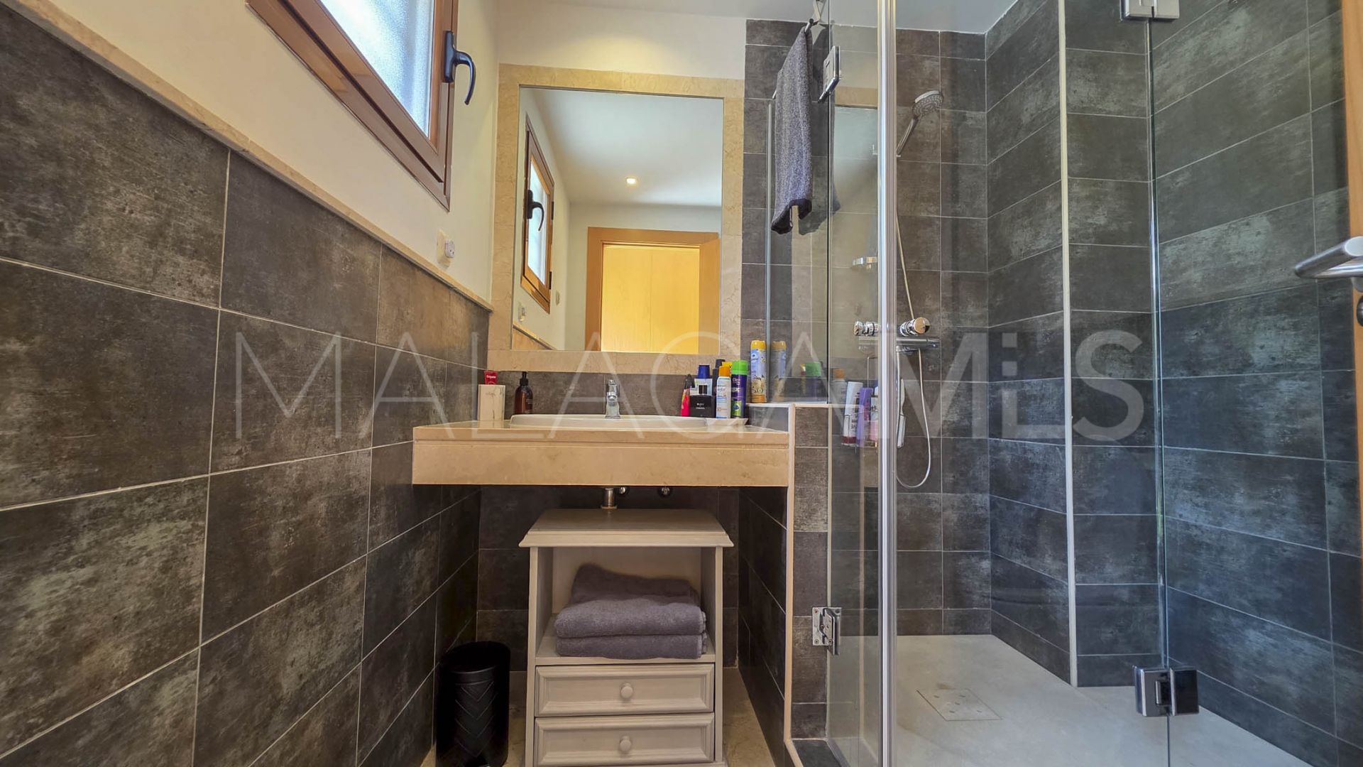 Parhus for sale in Casares