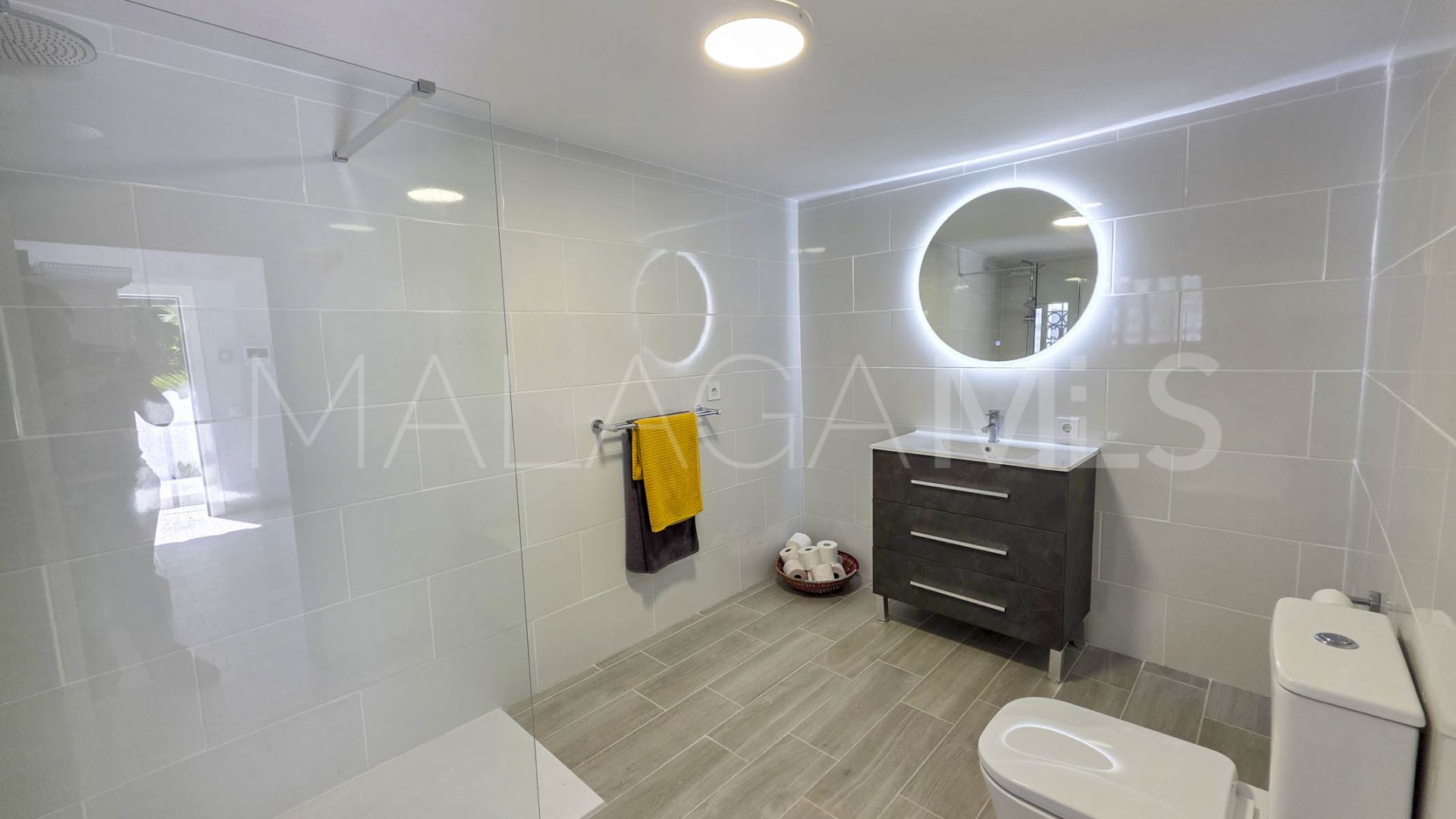 Haus for sale in Estepona