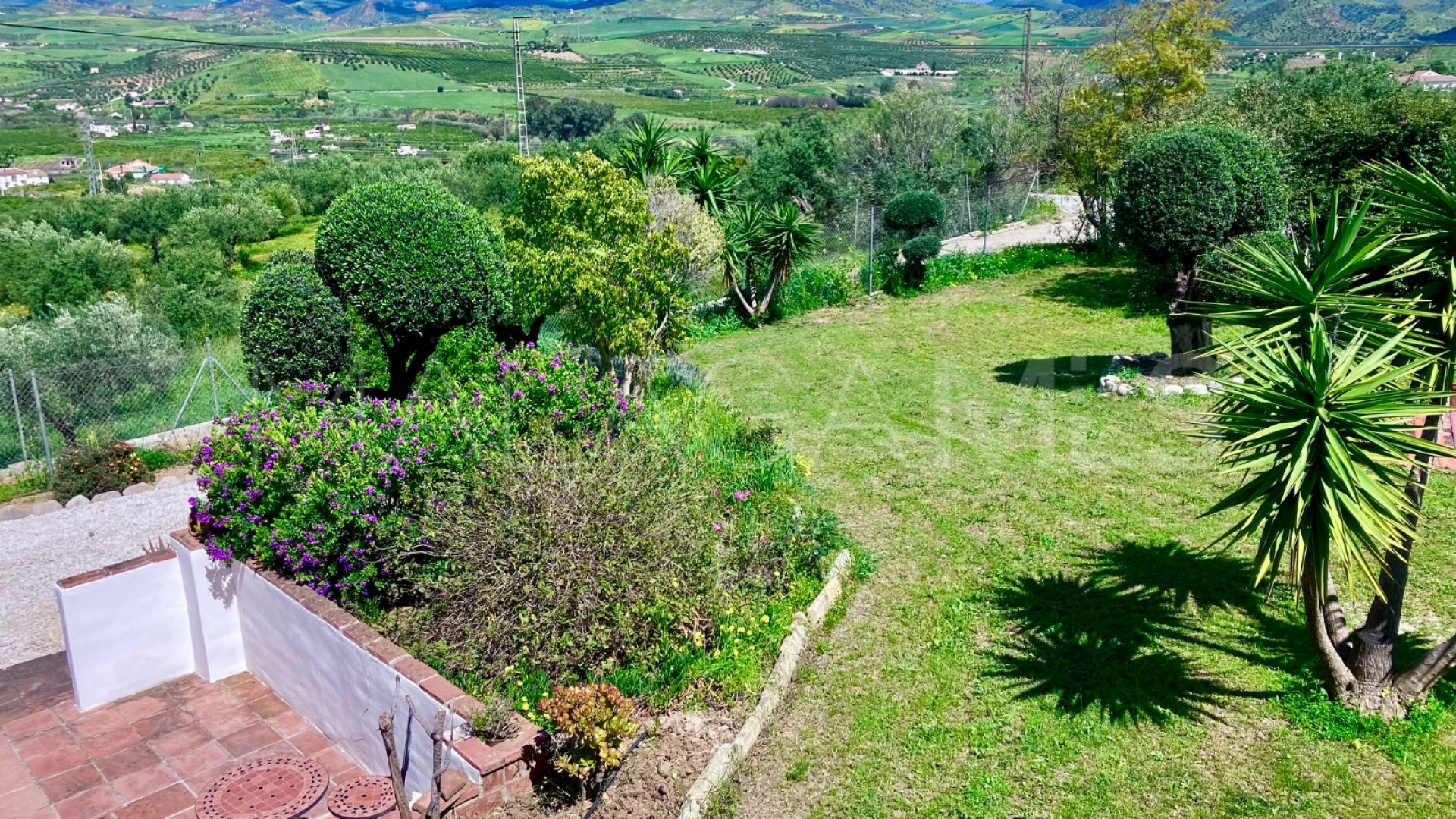 Hus i byn for sale in Alora