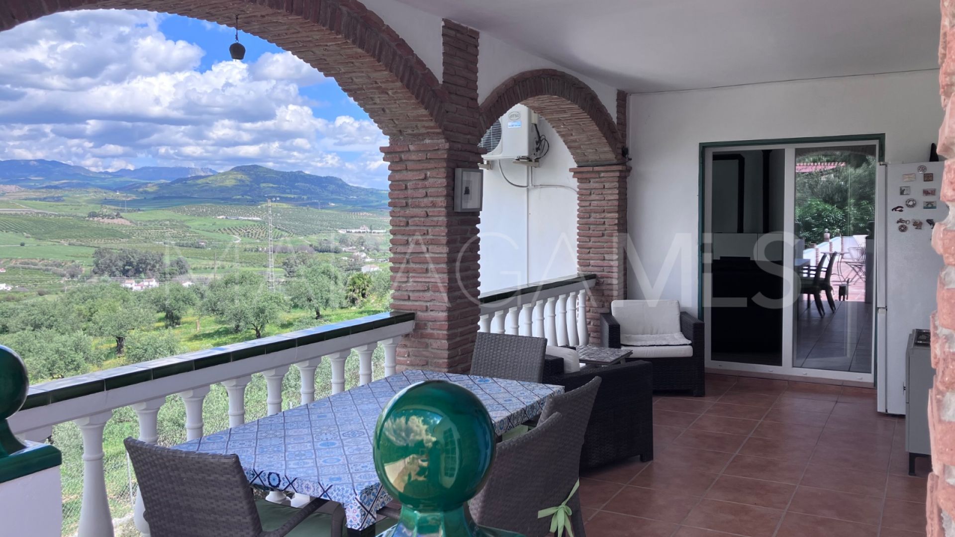 Hus i byn for sale in Alora