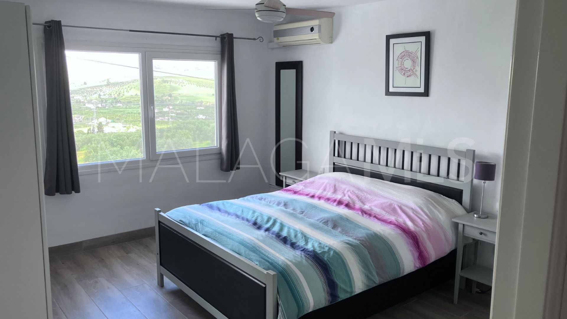 Hus i byn for sale in Alora