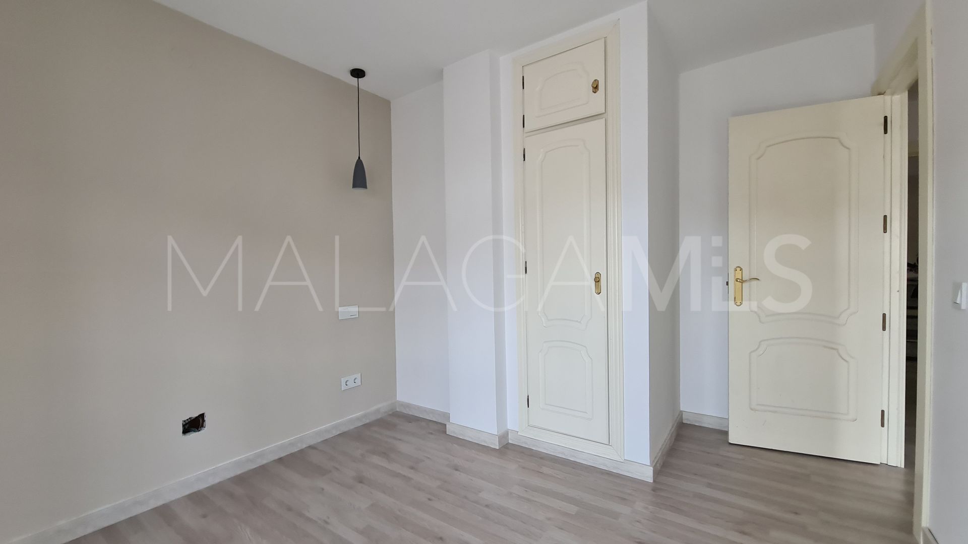 For sale 3 bedrooms ground floor apartment in Manilva Beach