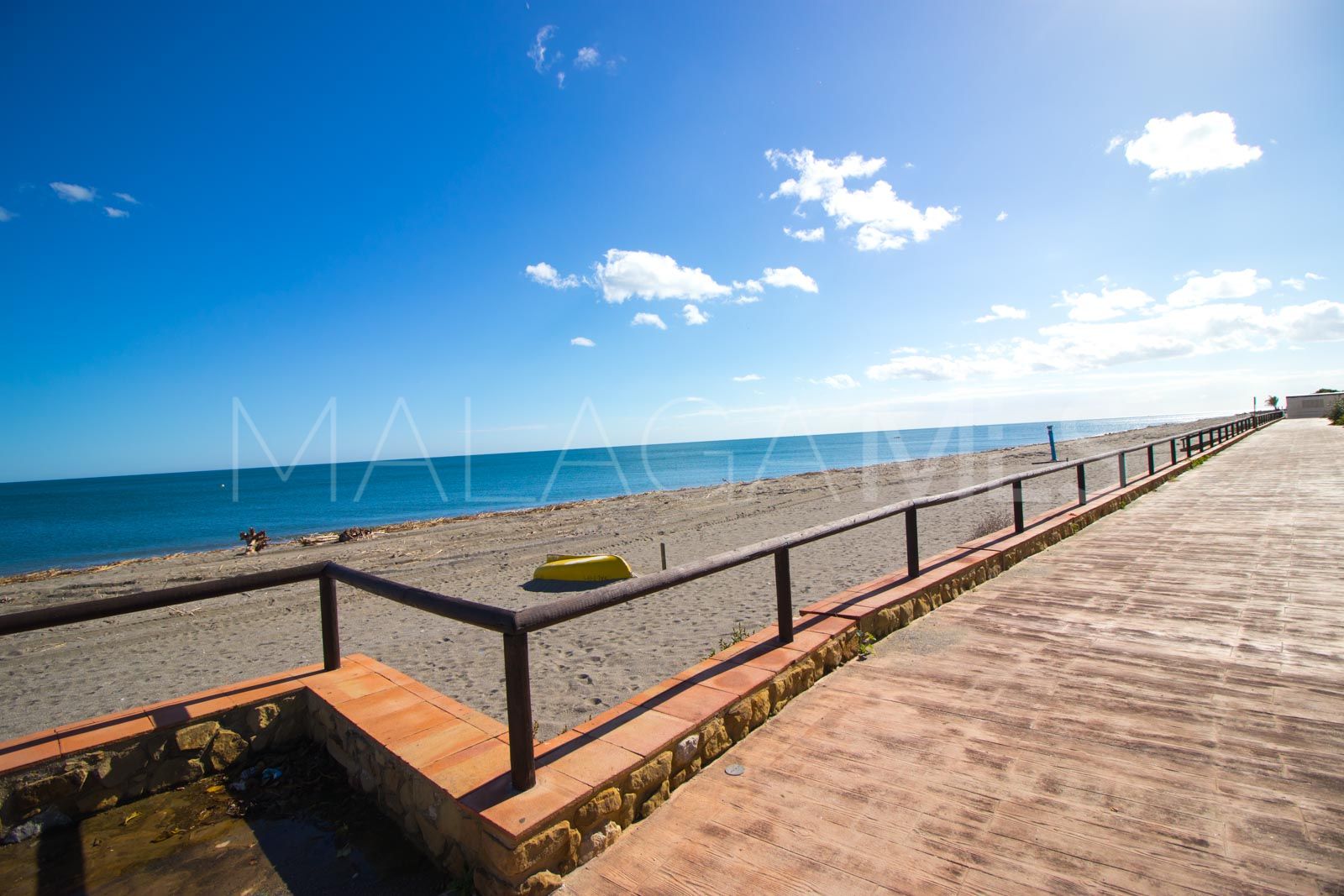 For sale 3 bedrooms ground floor apartment in Manilva Beach